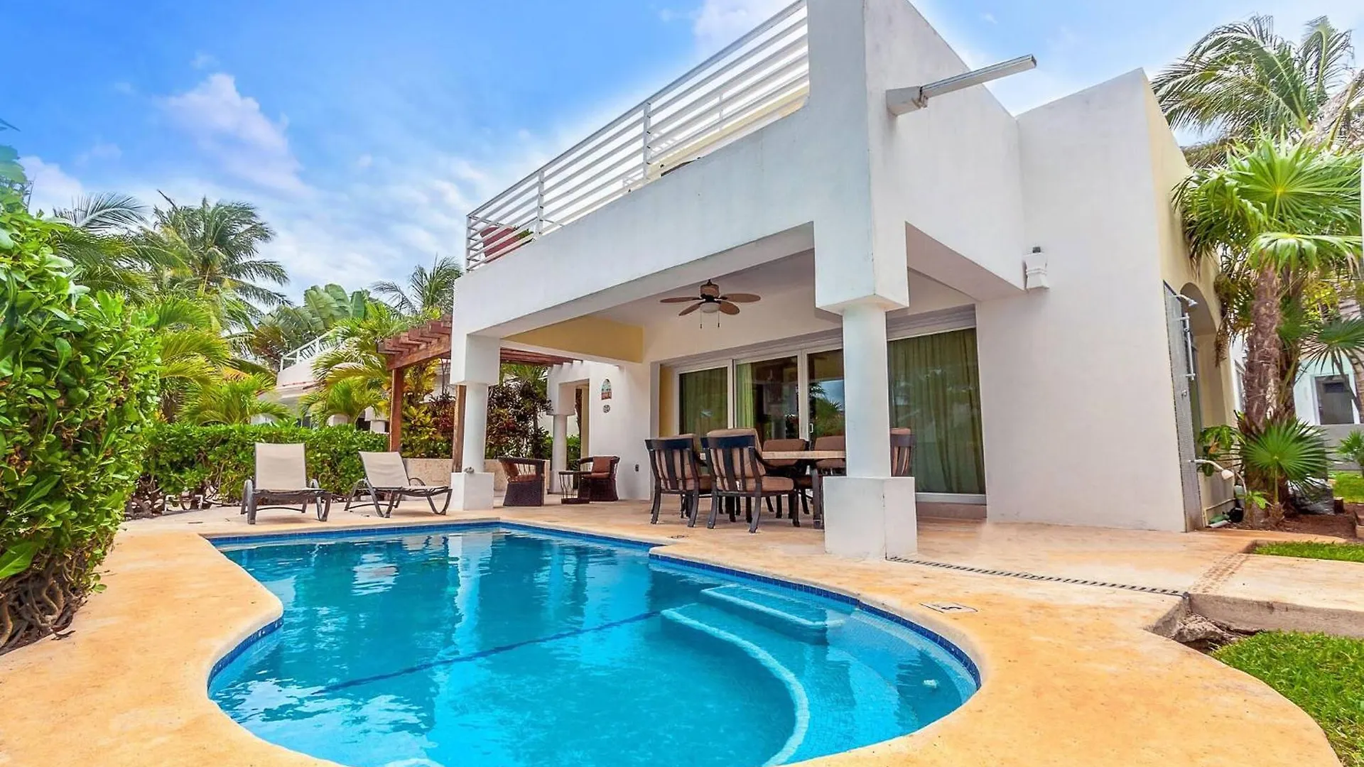 Villa With 4 Bedrooms - Spacious Oceanview With Private Pool At Playacar Phase I Pura Vida Playa del Carmen