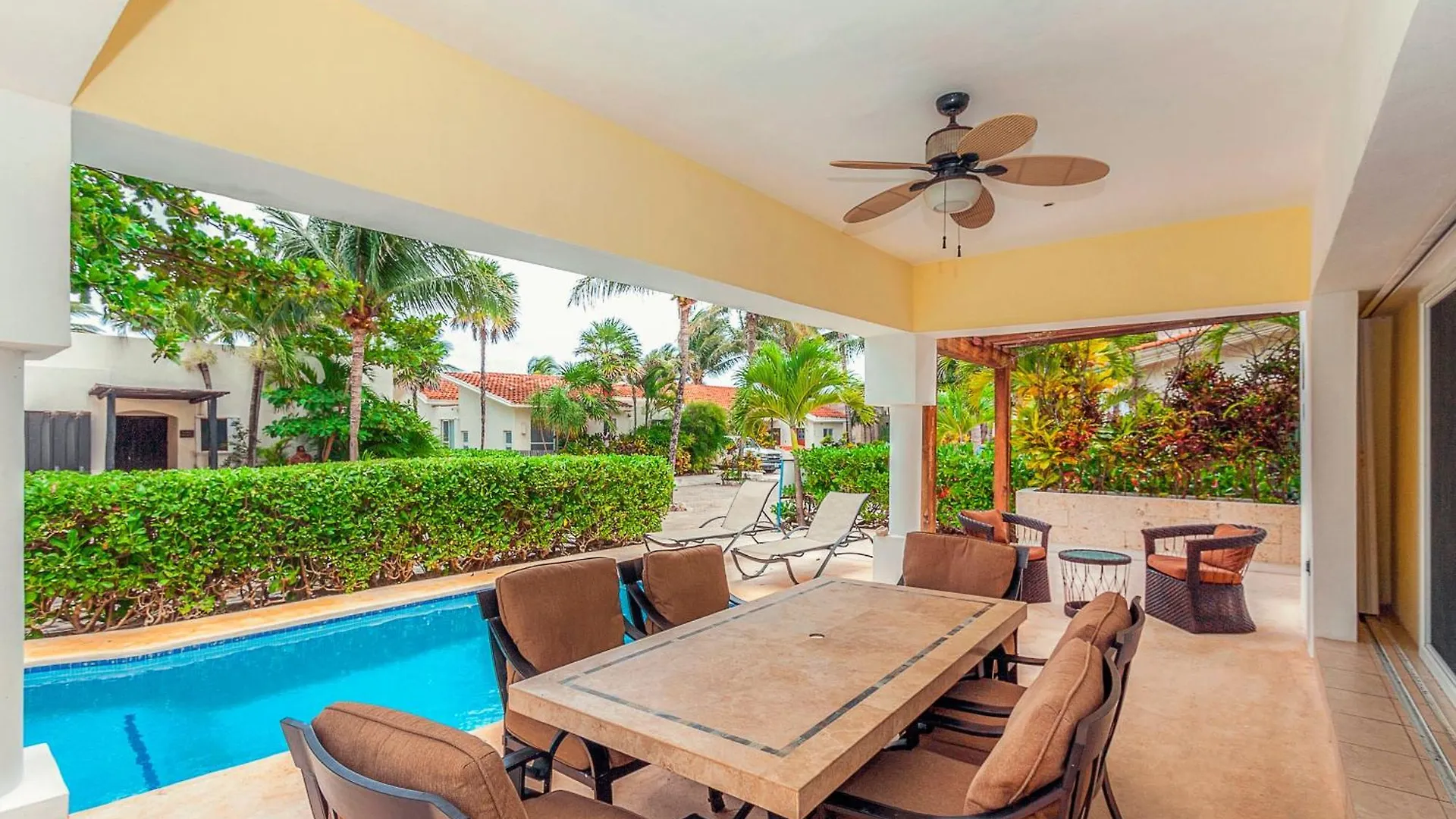Villa With 4 Bedrooms - Spacious Oceanview With Private Pool At Playacar Phase I Pura Vida 0*, Playa del Carmen